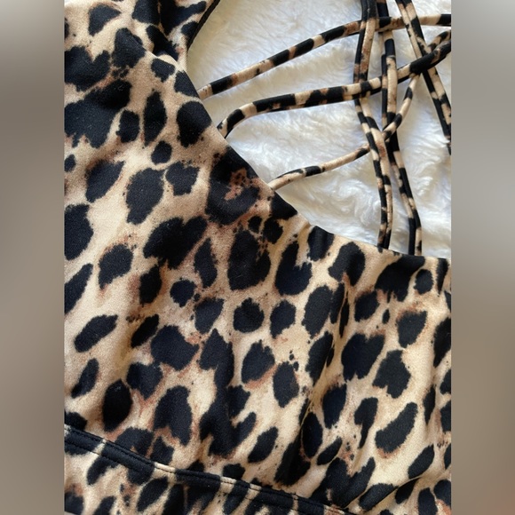 Leopard print Victoria’s Secret Sports Bra - Picture 3 of 4